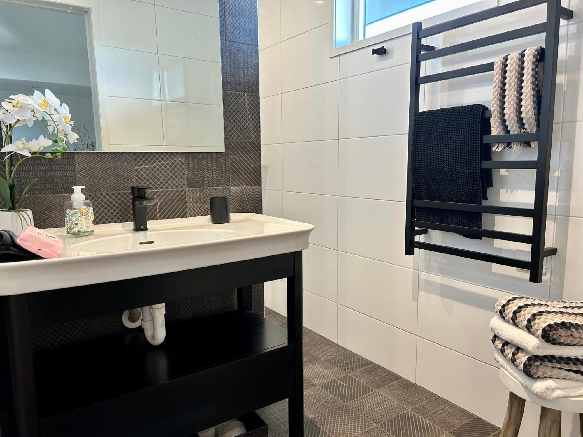 Seaduction Luxury Apartment ネーピア エクステリア 写真